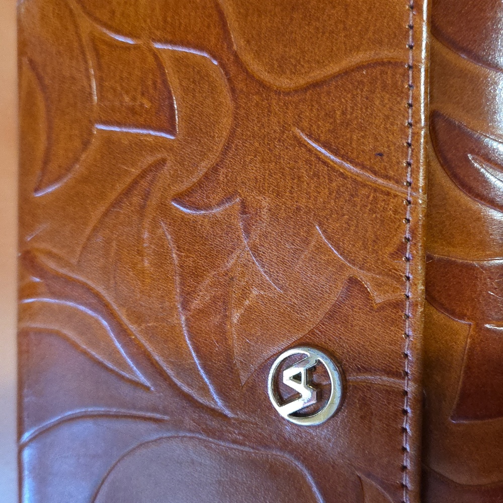 VALENTINA WALLET GREAT CONDITION - Picture 2 of 8